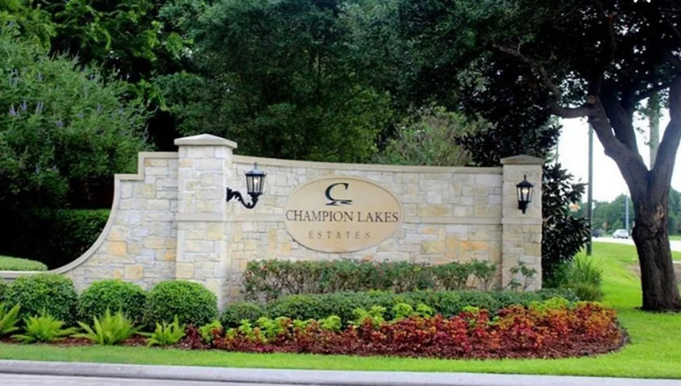 Unit for sale at 25215 Lakeway Park, Tomball, TX 77375