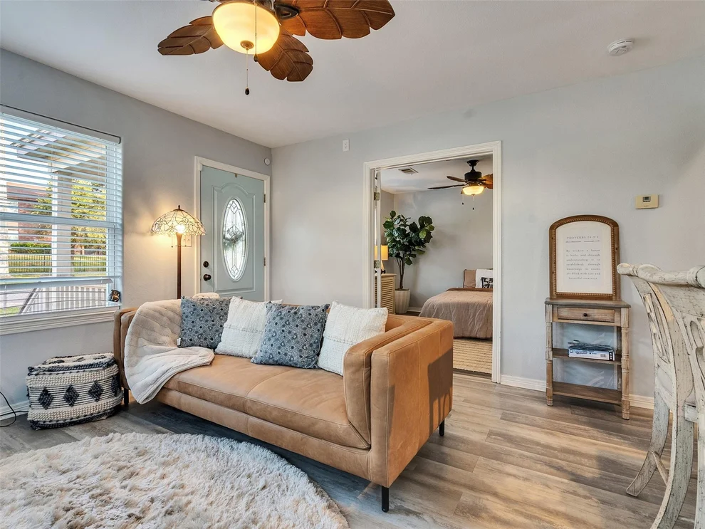 Unit for sale at 7121 Avenue P 1/2, Galveston, TX 77551