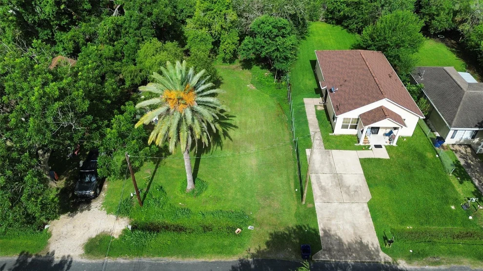 Unit for sale at 118 28th Street N, Texas City, TX 77590