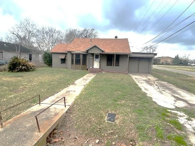 Unit for sale at 1200 Avenue A, Bay City, TX 77414
