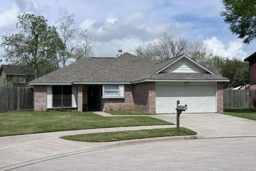 Unit for sale at 5612 Countryaire Street, League City, TX 77573