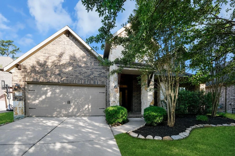 Unit for sale at 143 W Wading Pond Circle, Tomball, TX 77375