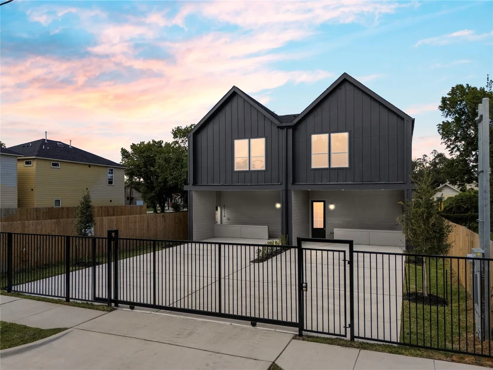 Unit for sale at 3311 Market Street, Houston, TX 77020