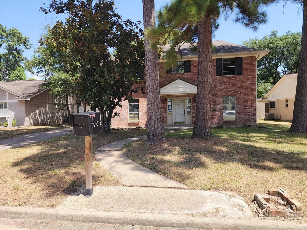 Unit for sale at 11918 Holly Stone Drive, Houston, TX 77070