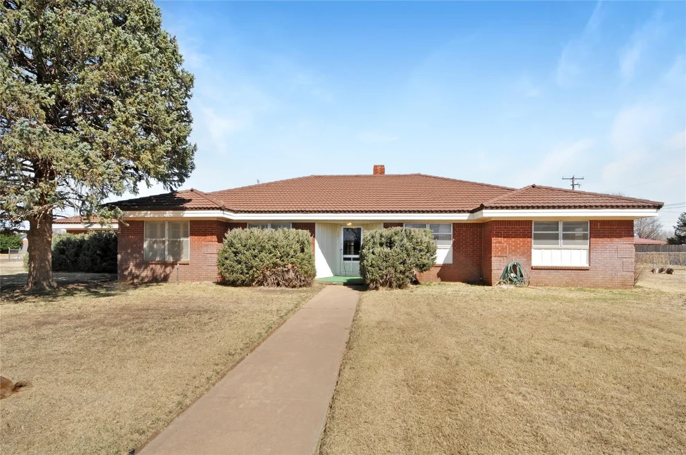 Unit for sale at 801 Sherwood Lane, Bovina, TX 79009