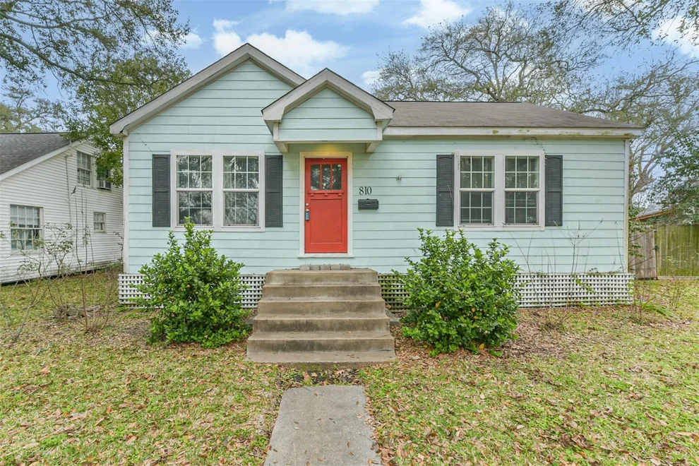 Unit for sale at 810 10th Avenue N, Texas City, TX 77590