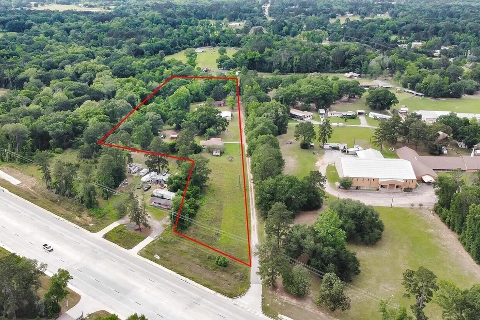 Unit for sale at 15635 Hwy 105 E Road, Conroe, TX 77306