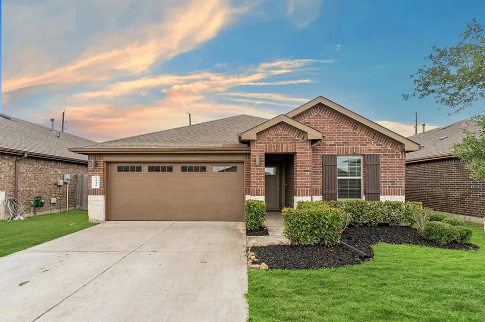 Unit for sale at 7510 Highland Chase Drive, Richmond, TX 77407