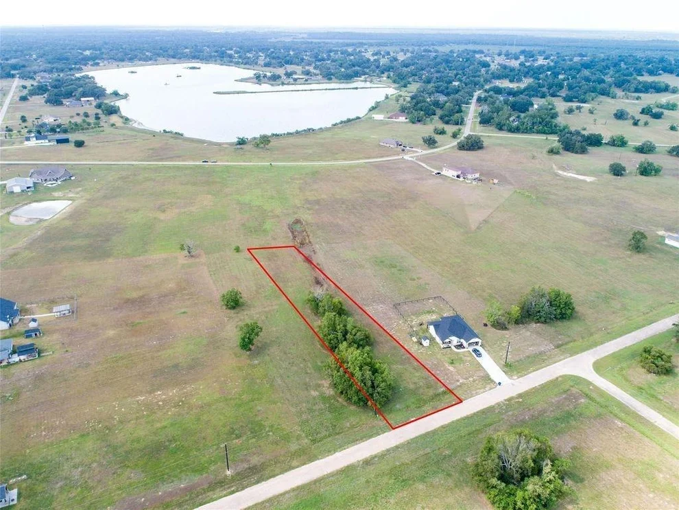 Unit for sale at 308 Colt Trail, Angleton, TX 77515
