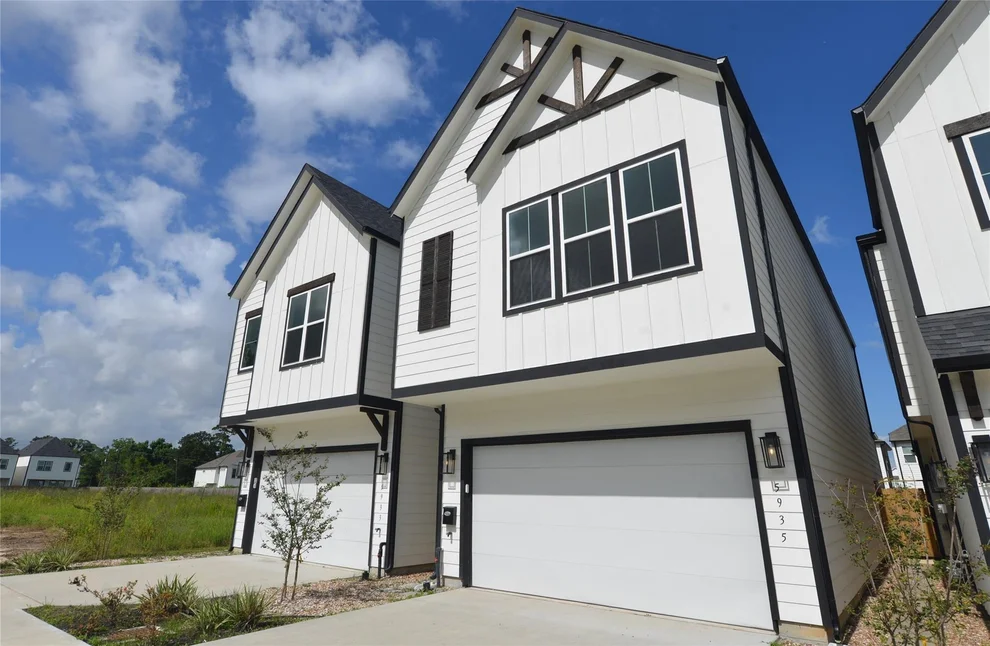 Unit for sale at 5935 Cebra Street, Houston, TX 77091