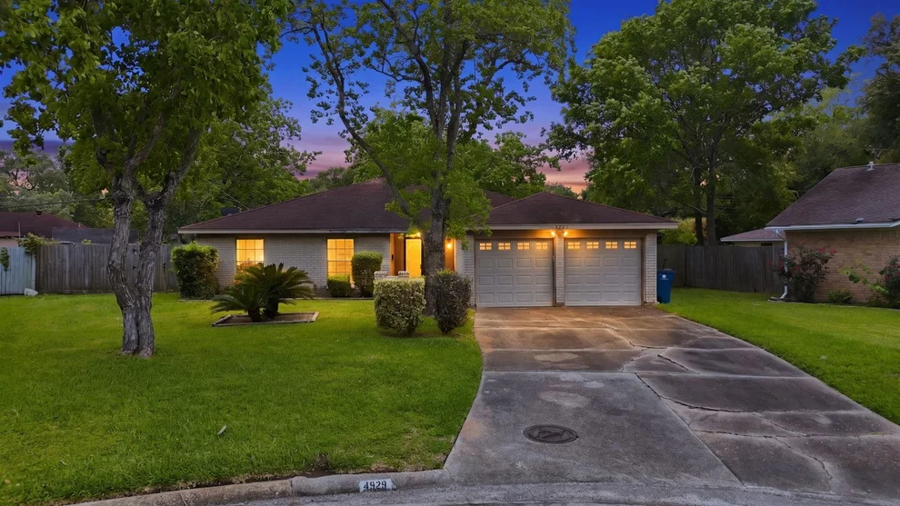 Unit for sale at 4929 Monarch Oak Lane, Texas City, TX 77591