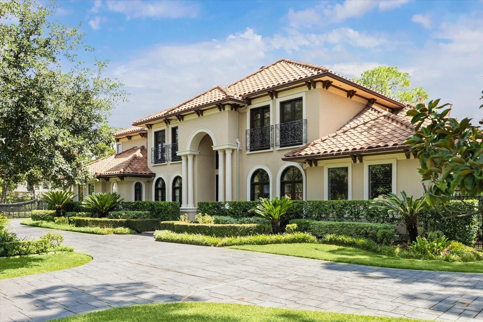 Unit for sale at 570 Lanecrest Lane, Houston, TX 77024