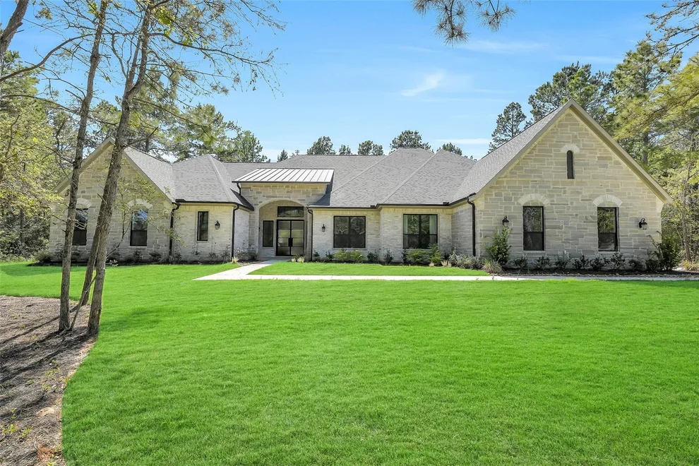 Unit for sale at 25123 Chisos Bend, Montgomery, TX 77316