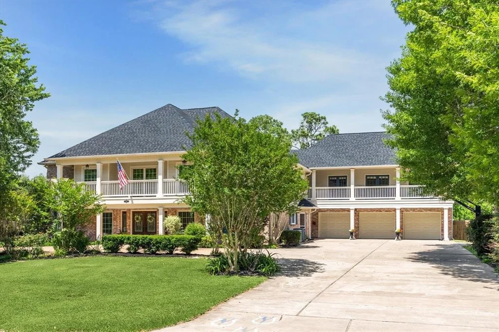 Unit for sale at 905 Evergreen Drive, Friendswood, TX 77546