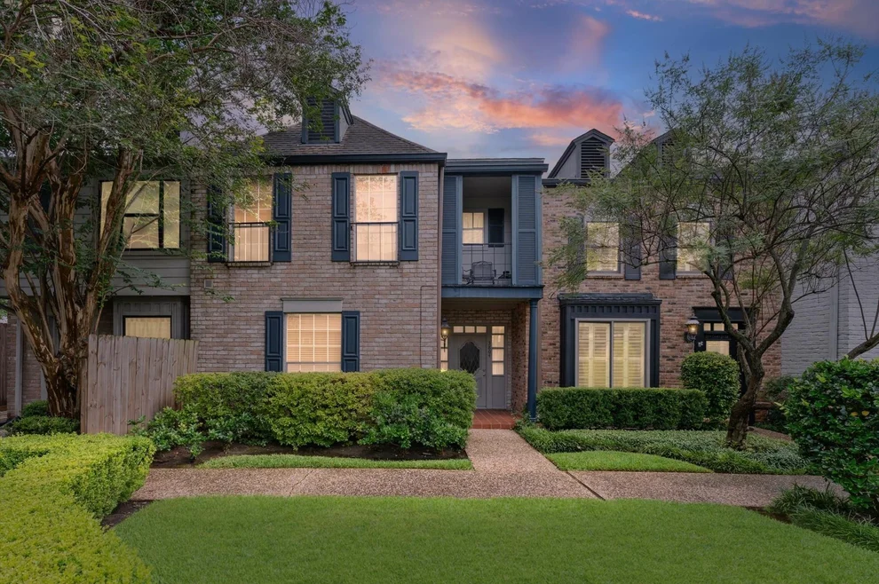 Unit for sale at 3804 Lake Street, Houston, TX 77098