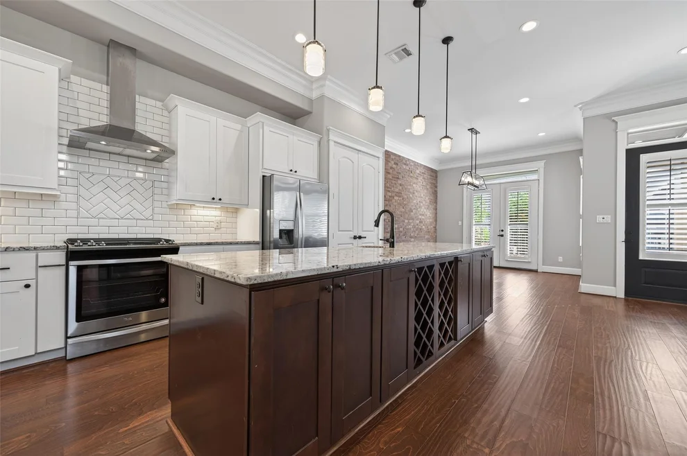 Unit for sale at 823 W 21st Street, Houston, TX 77008