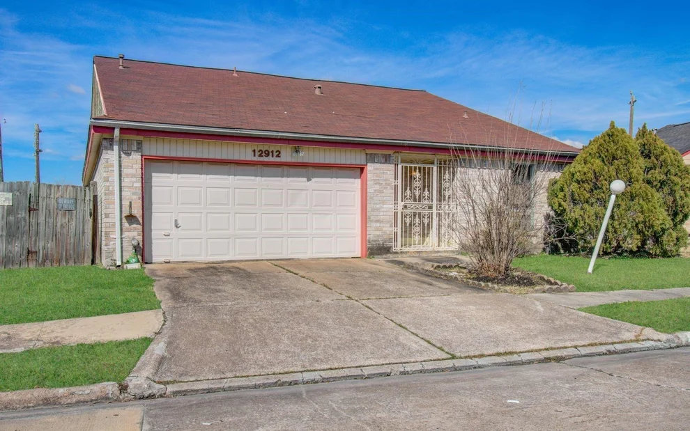 Unit for sale at 12912 Village Gate Drive, Houston, TX 77082