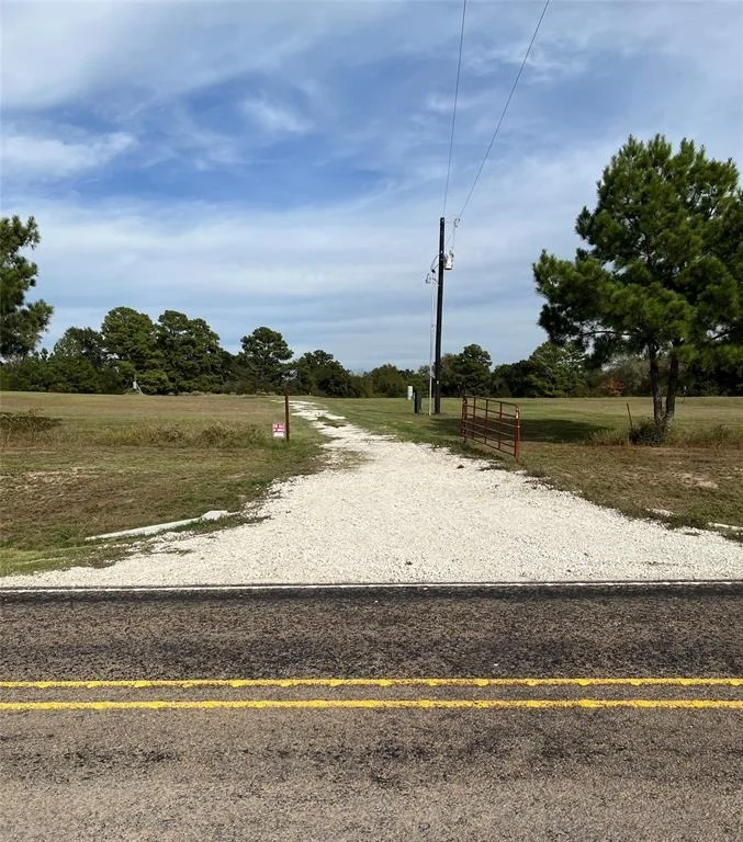 Unit for sale at 15686 Fm 2620 Road, Bedias, TX 77831