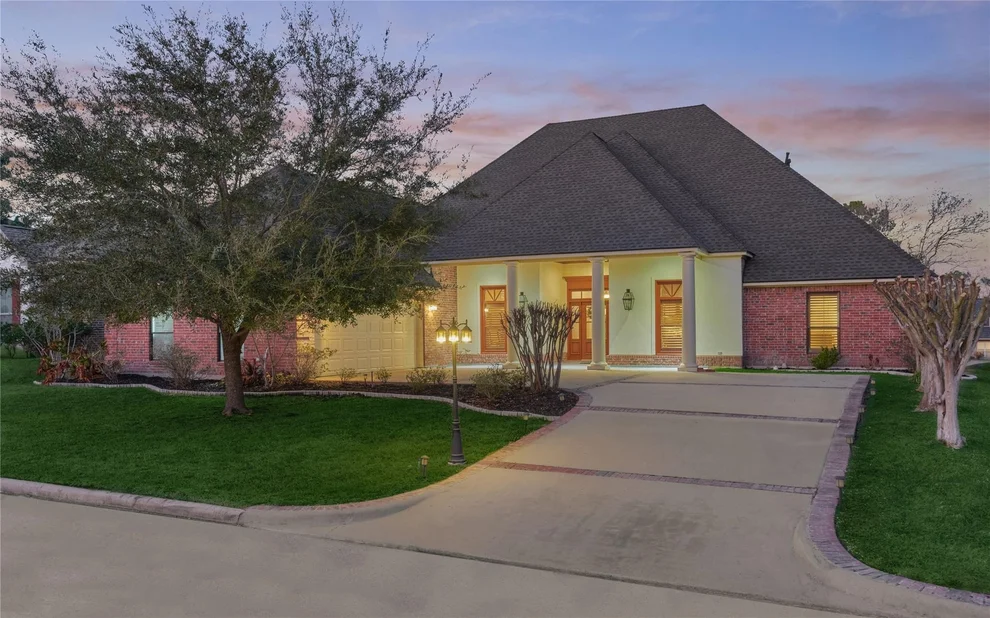 Unit for sale at 27 Bent Tree Lane, Montgomery, TX 77356