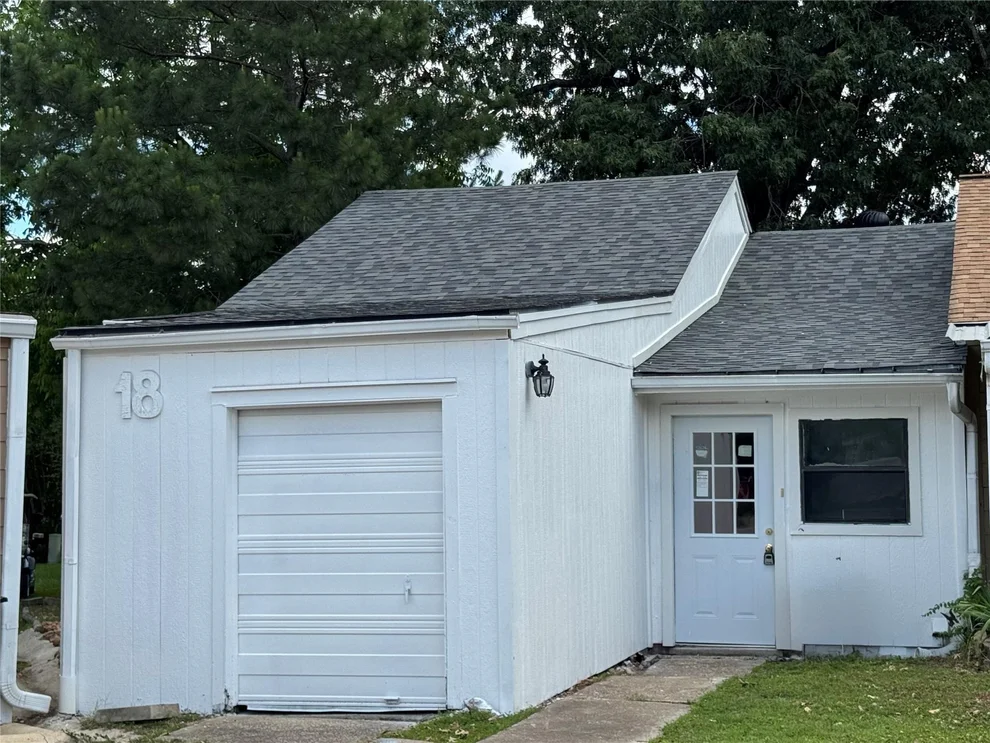 Unit for sale at 18 Townhouse Lane, Trinity, TX 75862