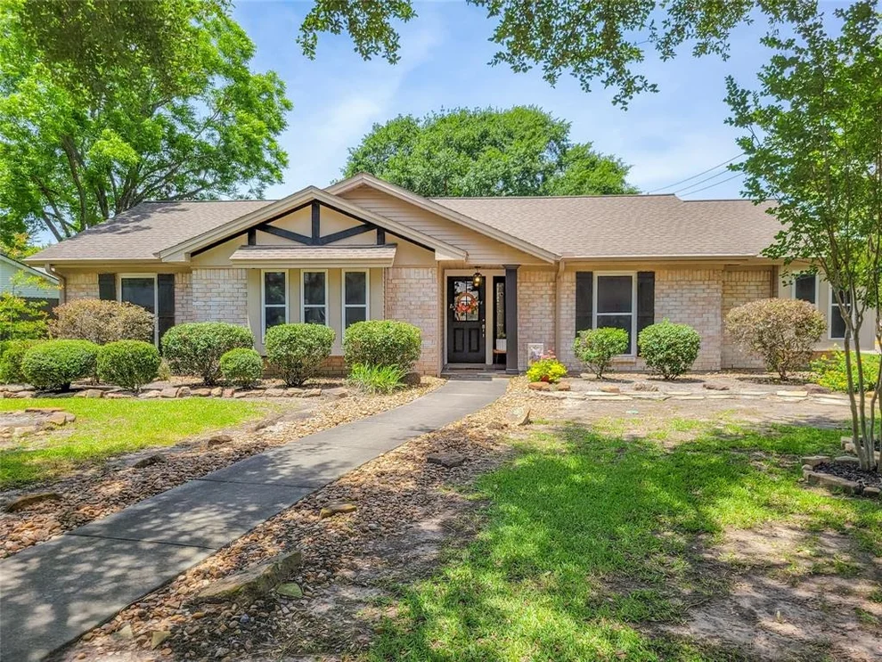 Unit for sale at 16002 Juneau Lane, Jersey Village, TX 77040