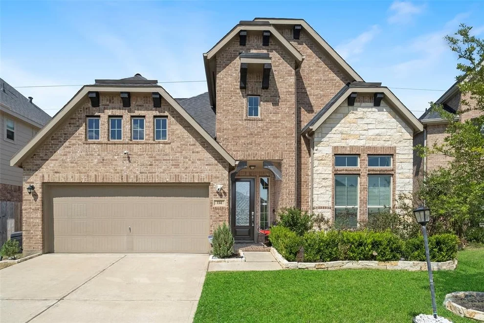 Unit for sale at 114 Covington Court, Tomball, TX 77375