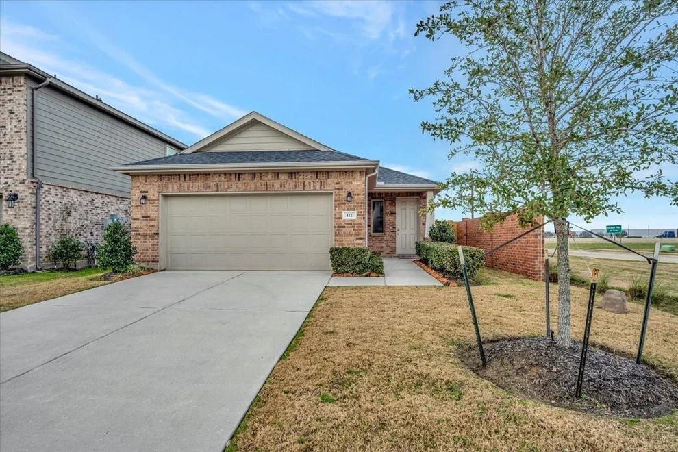 Unit for sale at 112 Wedgewood Trace Lane, La Porte, TX 77571