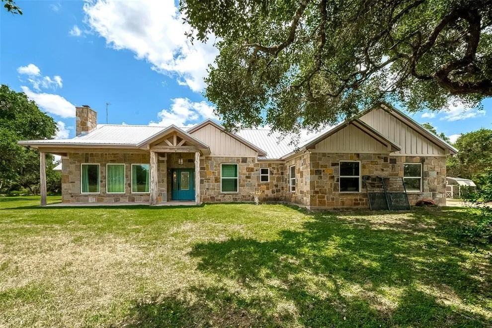 Unit for sale at 1125 and 1083 Schobel Road, Columbus, TX 78934
