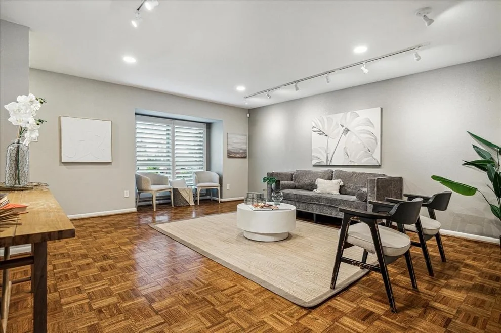 Unit for sale at 6459 Burgoyne Road, Houston, TX 77057