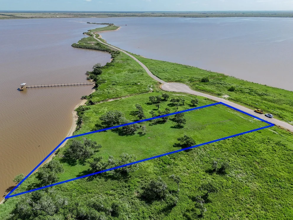 Unit for sale at Lot 53 Driftwood Shores, Port Lavaca, TX 77979