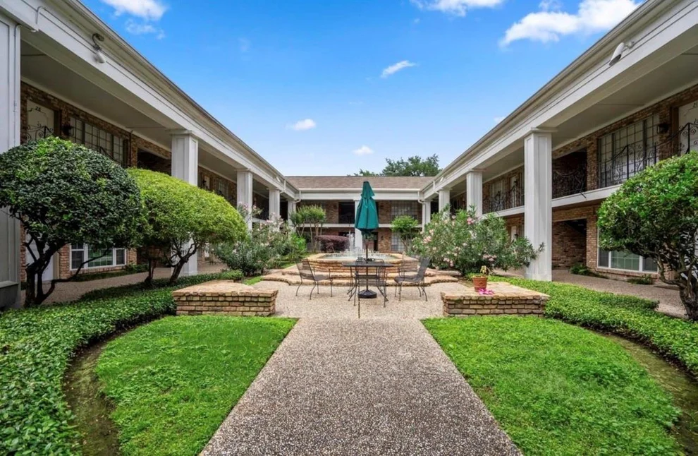 Unit for sale at 5343 Richmond Avenue, Houston, TX 77056