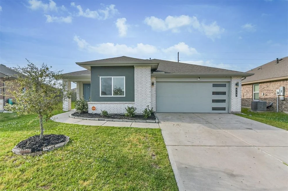 Unit for sale at 918 Betsy Hill Drive, Rosharon, TX 77583