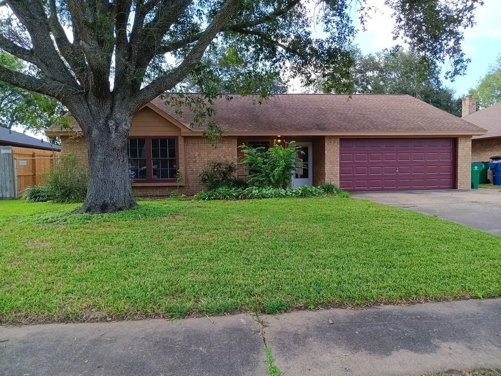 Unit for sale at 2829 Rimfire Drive, Angleton, TX 77515