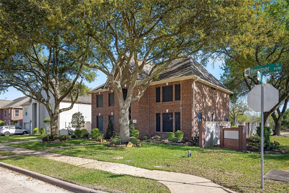 Unit for sale at 6822 Kemper Drive, Pasadena, TX 77505