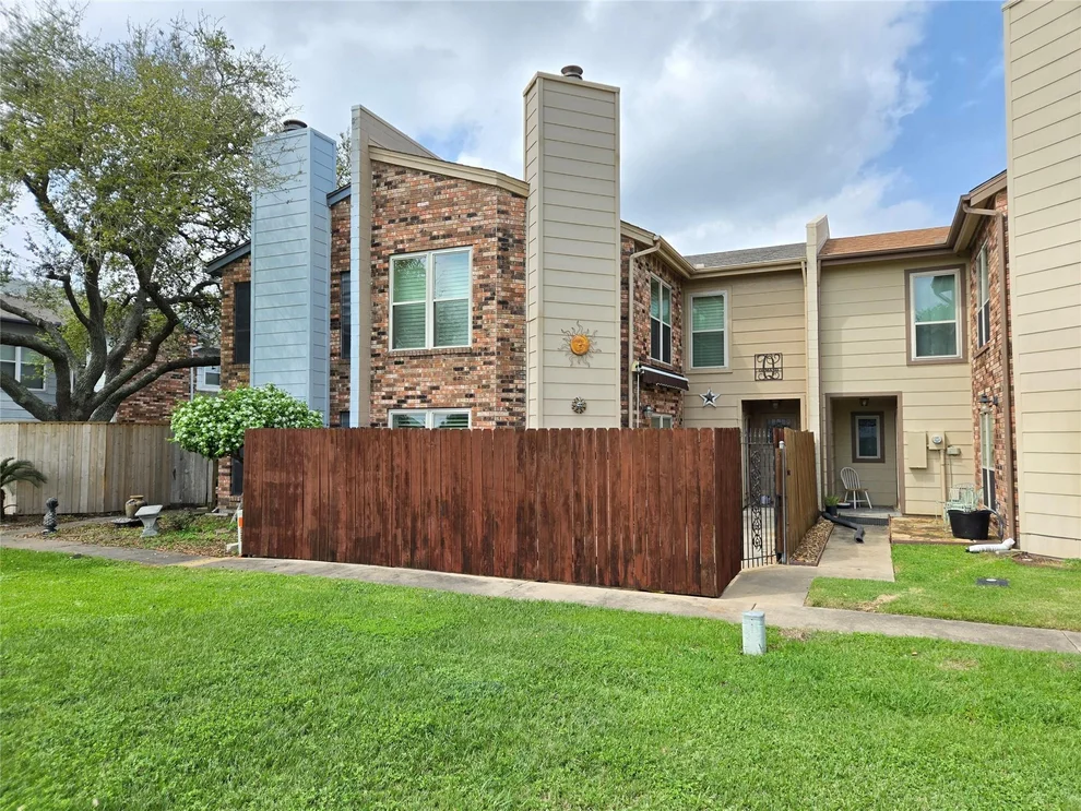 Unit for sale at 1730 Avenue C, El Campo, TX 77437