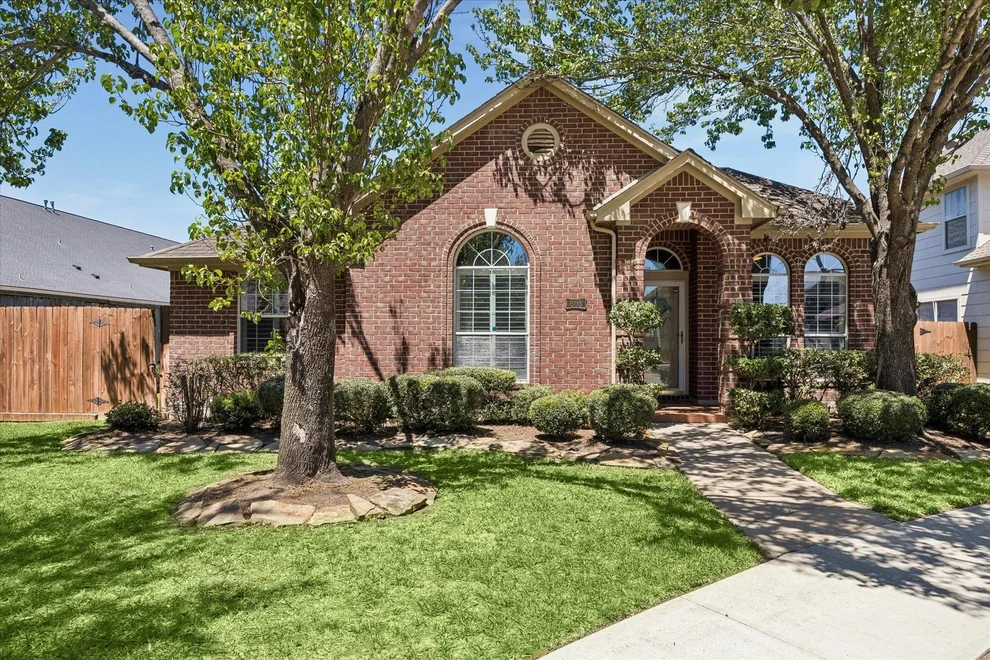 Unit for sale at 608 Brad Court, Webster, TX 77598