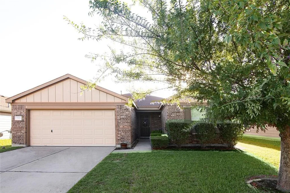 Unit for sale at 7911 Tilbury Woods Lane, Cypress, TX 77433