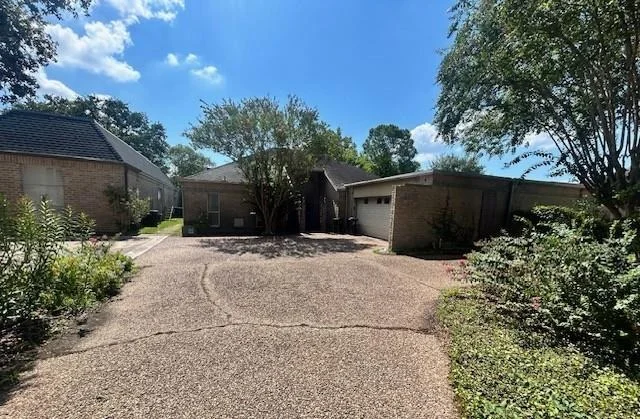 Unit for sale at 2802 Country Club Boulevard, Sugar Land, TX 77478