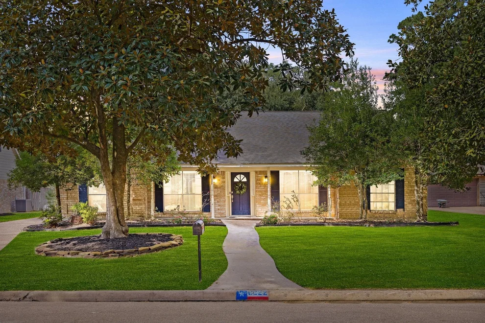 Unit for sale at 8222 Middlebury Lane, Houston, TX 77070