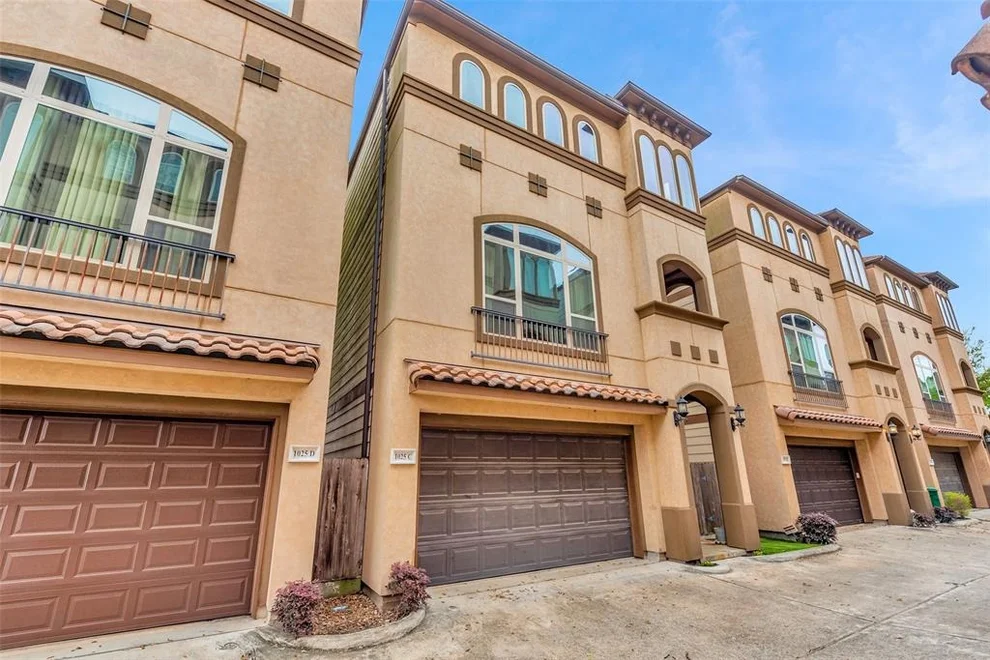Unit for sale at 1025 W 21st Street, Houston, TX 77008