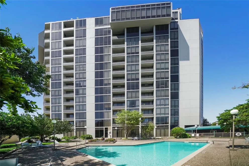 Unit for sale at 1111 Bering Drive, Houston, TX 77057