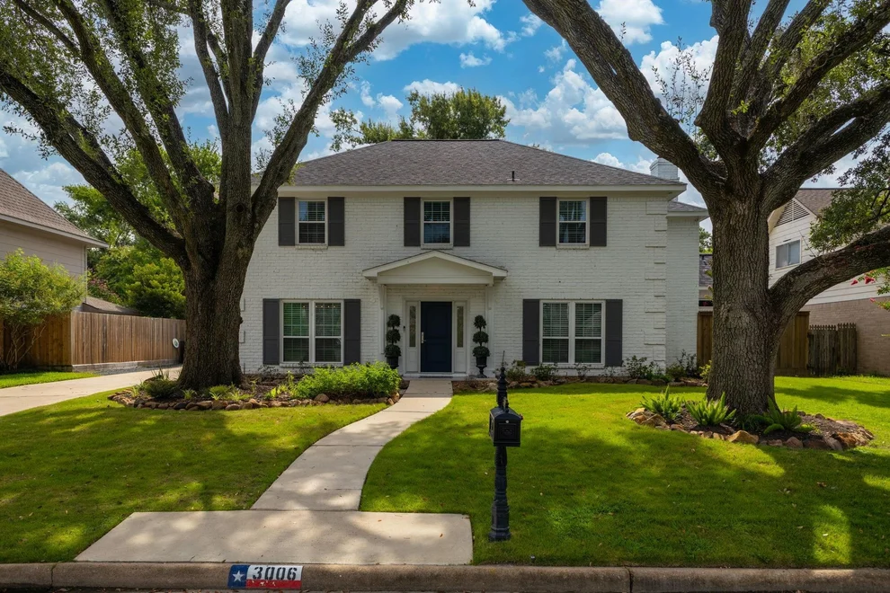Unit for sale at 3006 Kenross Street, Houston, TX 77043