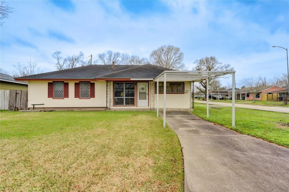 Unit for sale at 1502 Quail Street, Houston, TX 77017
