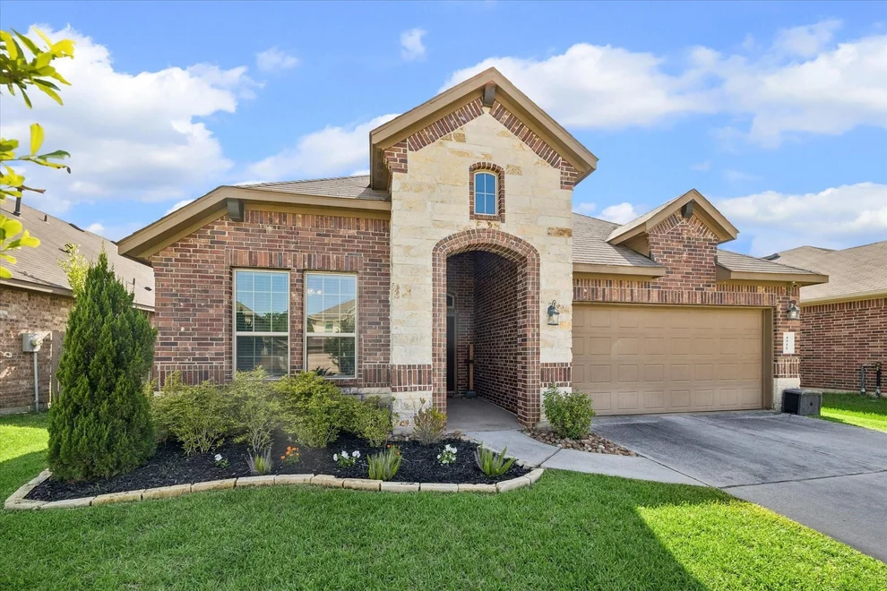 Unit for sale at 4911 Creekside Haven Trail, Spring, TX 77389
