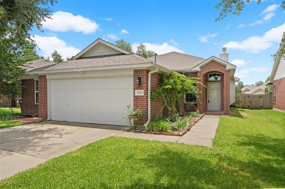 Unit for sale at 2207 Highland Hills Drive, Conroe, TX 77304