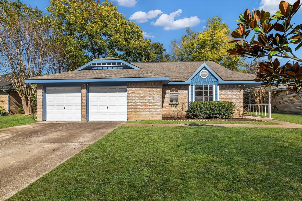Unit for sale at 13707 Eastbourne Drive, Houston, TX 77034