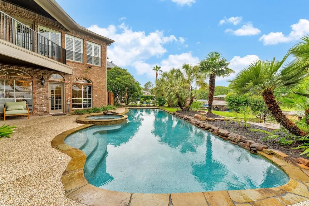 Unit for sale at 8311 Shoregrove Drive, Houston, TX 77346