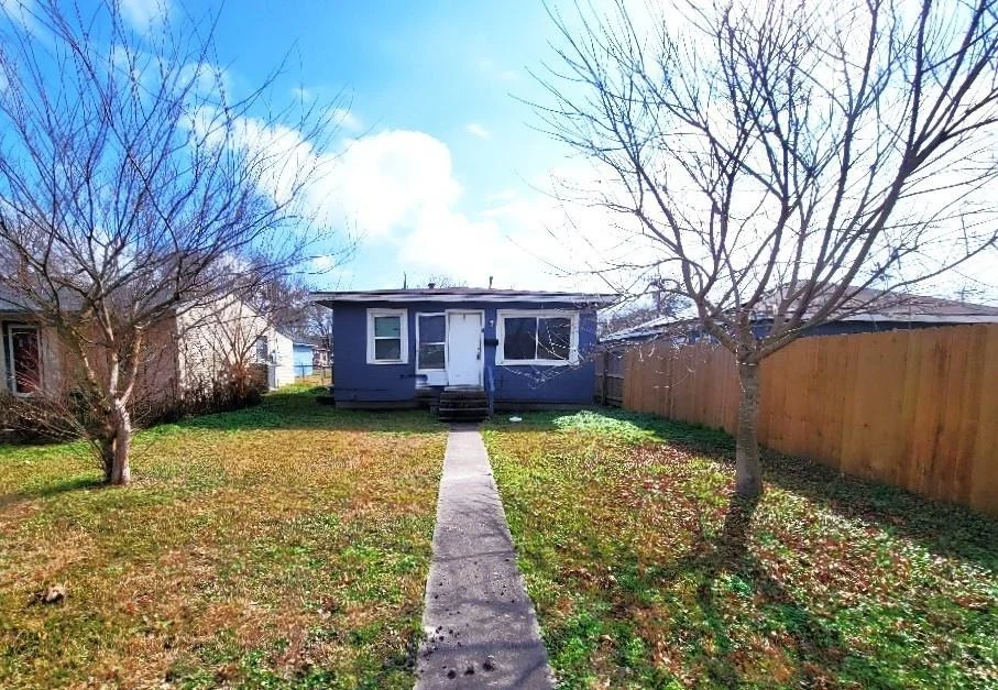 Unit for sale at 2129 4th Avenue N, Texas City, TX 77590