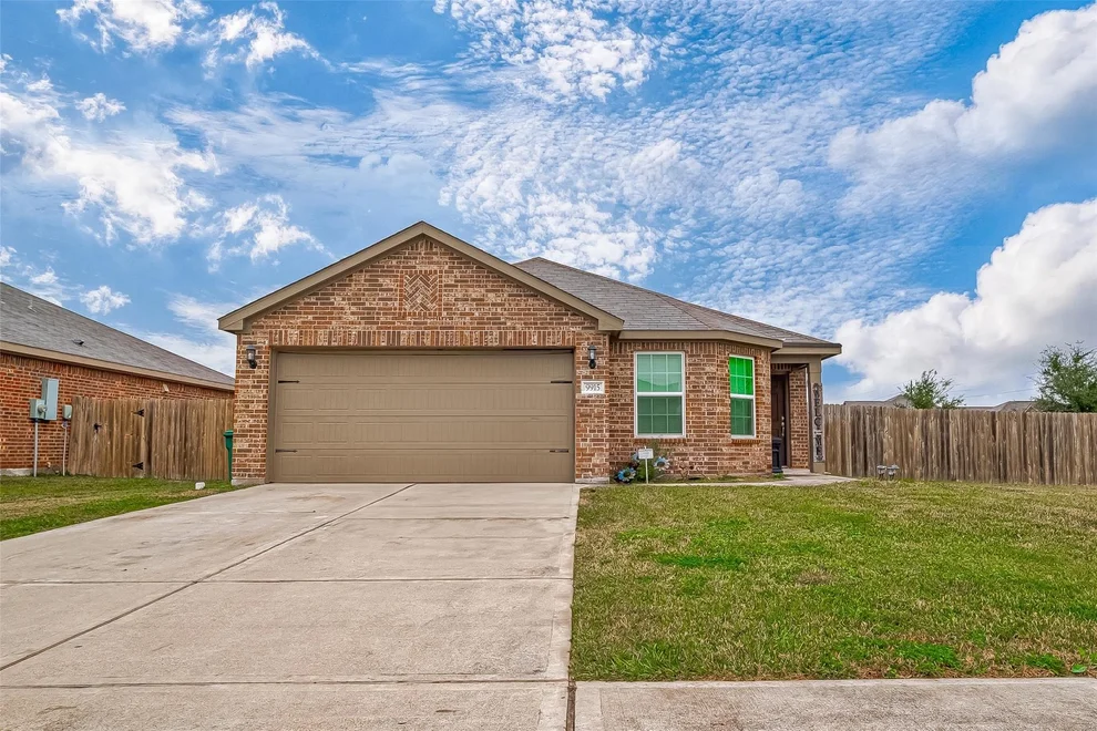 Unit for sale at 9915 Garnet Grove Drive, Rosharon, TX 77583