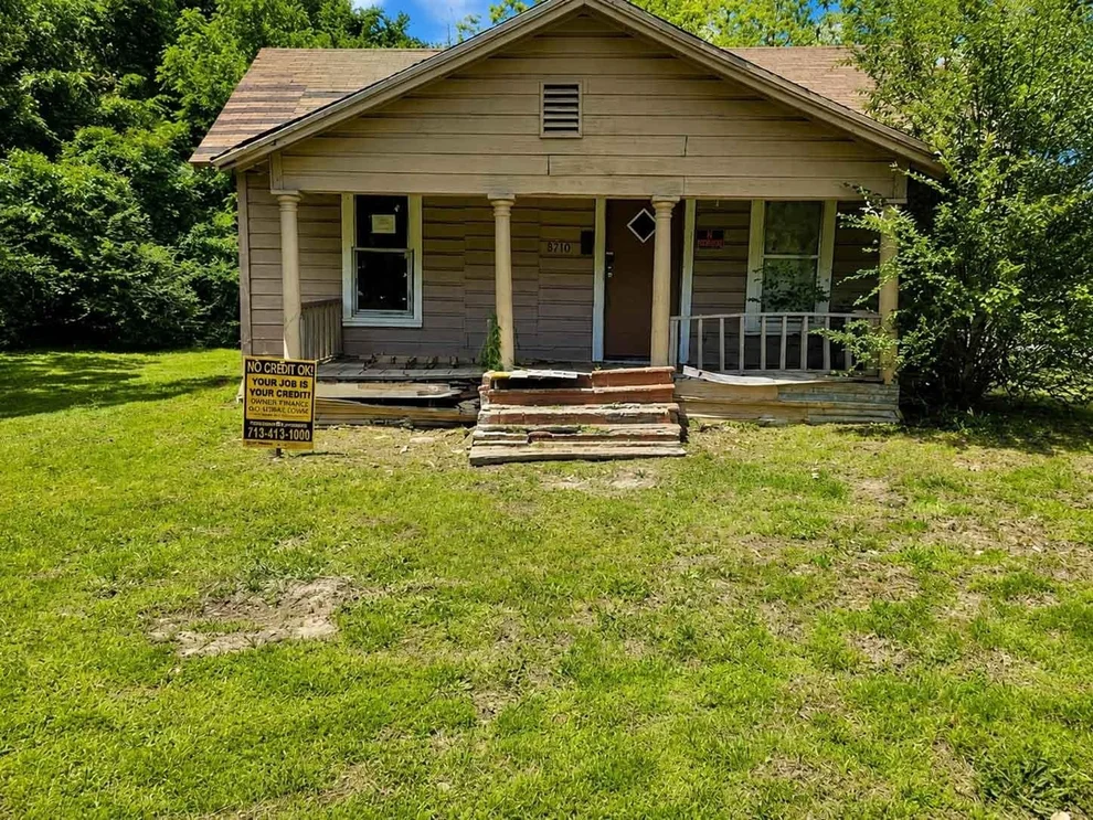 Unit for sale at 1065 11th Street NE, Paris, TX 75460